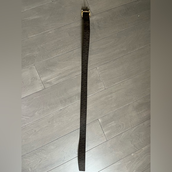 Michael Kors Fashionable Brown Belt - Picture 4 of 4